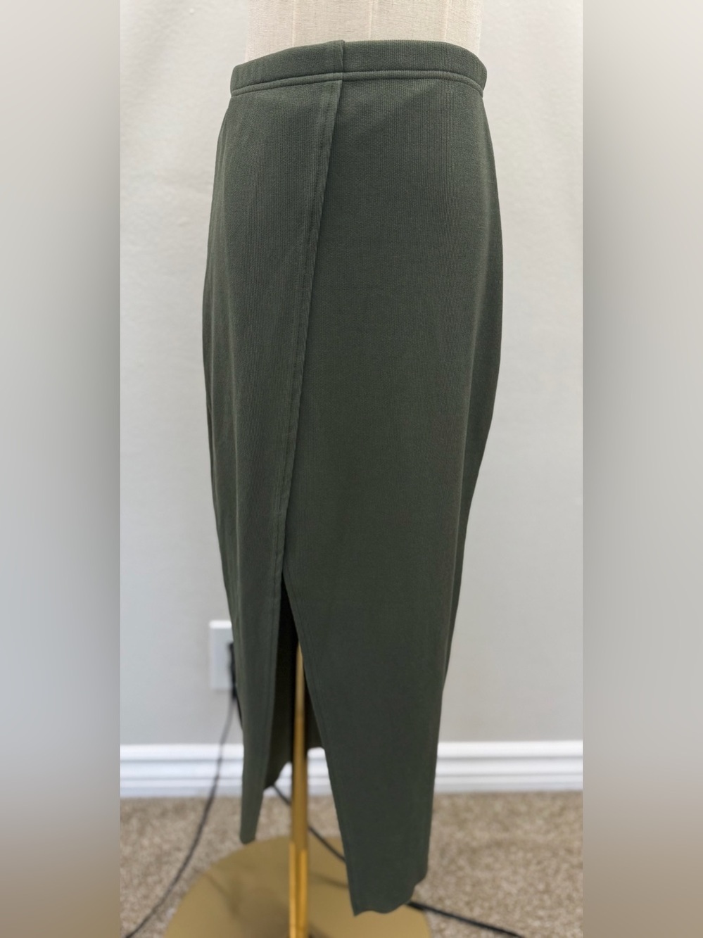 Nasty Gal Olive Green Midi Skirt Women’s US 8 UK 12 Bodycon Side Slit Stretch